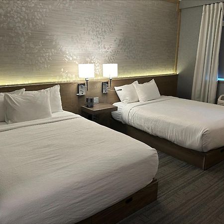 Voco Niagara Falls - The Cadence By Ihg المظهر الخارجي الصورة A room at the Hilton Garden Inn in San Francisco