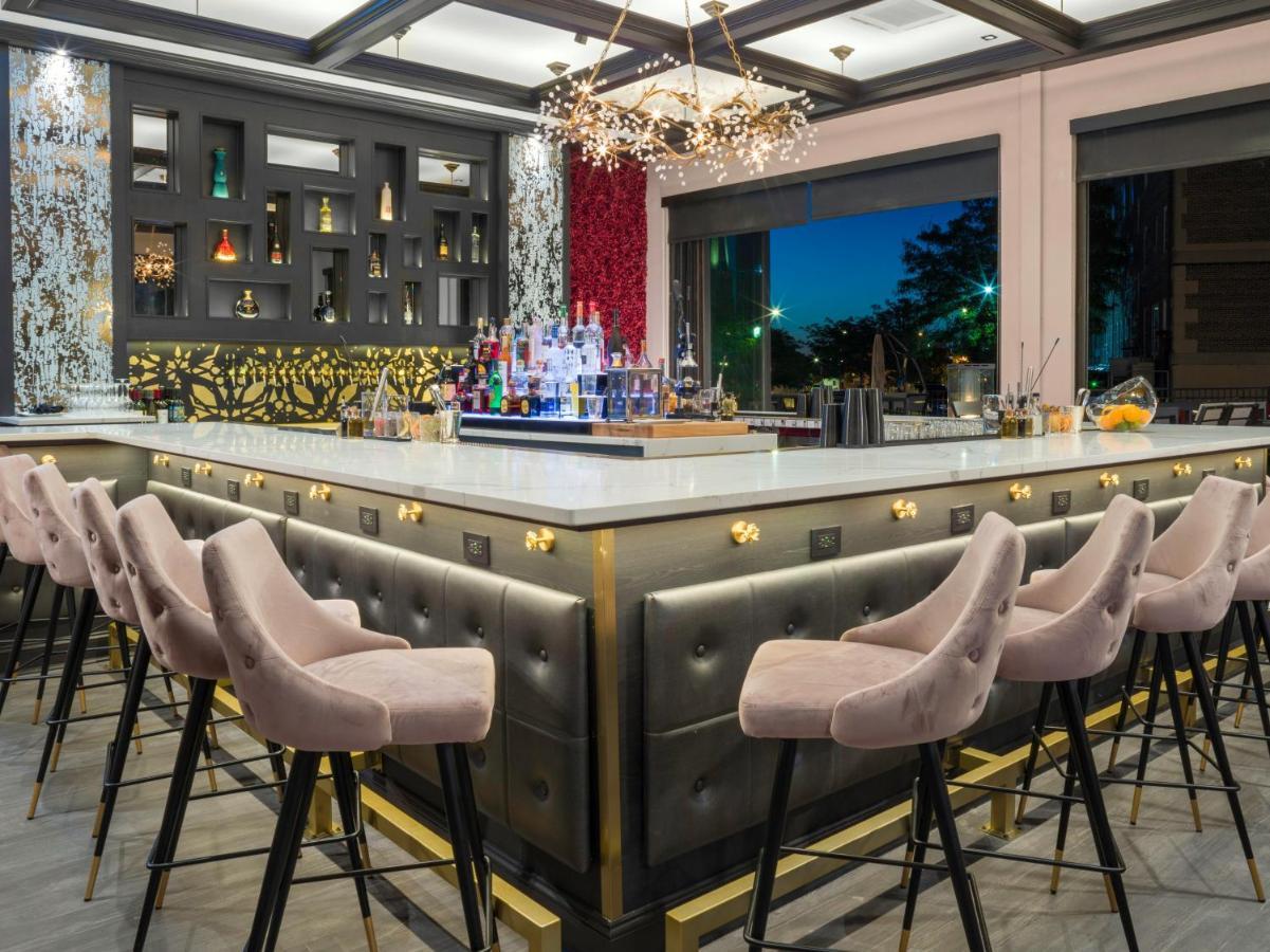 Voco Niagara Falls - The Cadence By Ihg المظهر الخارجي الصورة The bar at the 1905