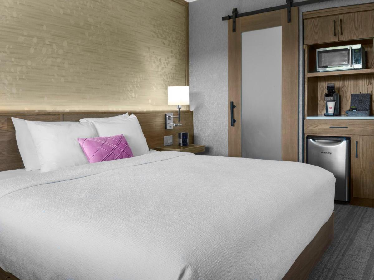 Voco Niagara Falls - The Cadence By Ihg المظهر الخارجي الصورة A typical room at the Hilton Garden Inn