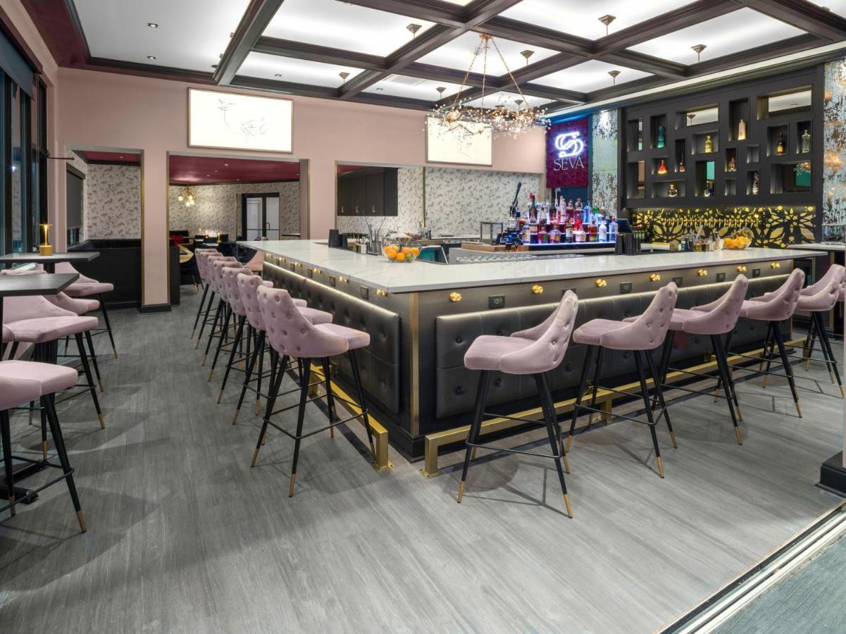 Voco Niagara Falls - The Cadence By Ihg المظهر الخارجي الصورة The bar at the 2019-2020 season
